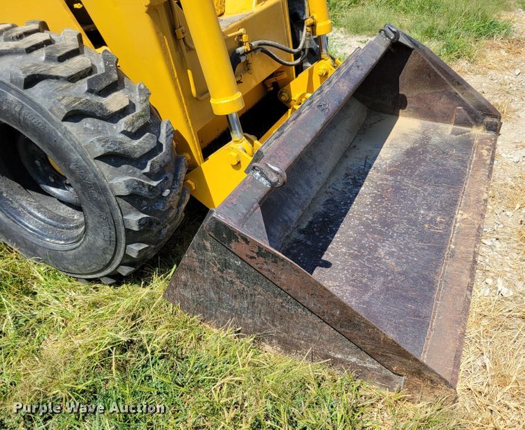 image for item DM2448 Hydra-mac 20C  skid steer loader