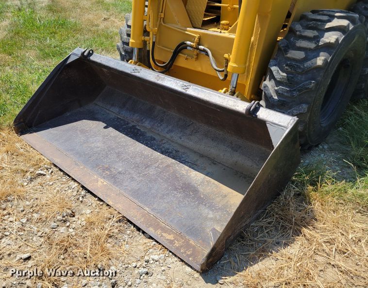 image for item DM2448 Hydra-mac 20C  skid steer loader