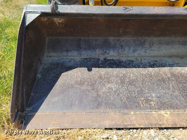 image for item DM2448 Hydra-mac 20C  skid steer loader