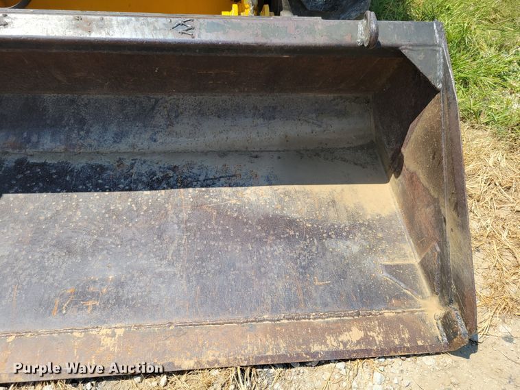 image for item DM2448 Hydra-mac 20C  skid steer loader