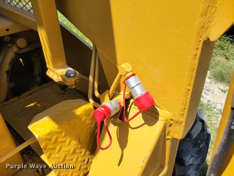 image for item DM2448 Hydra-mac 20C  skid steer loader