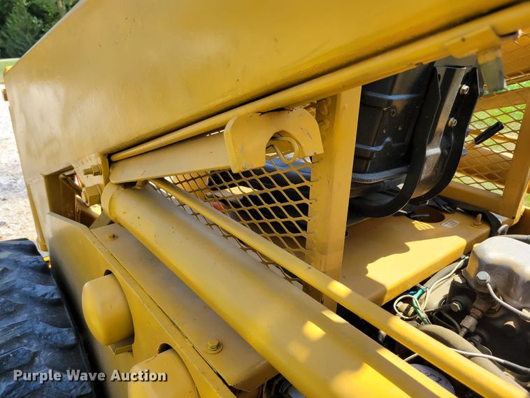 image for item DM2448 Hydra-mac 20C  skid steer loader