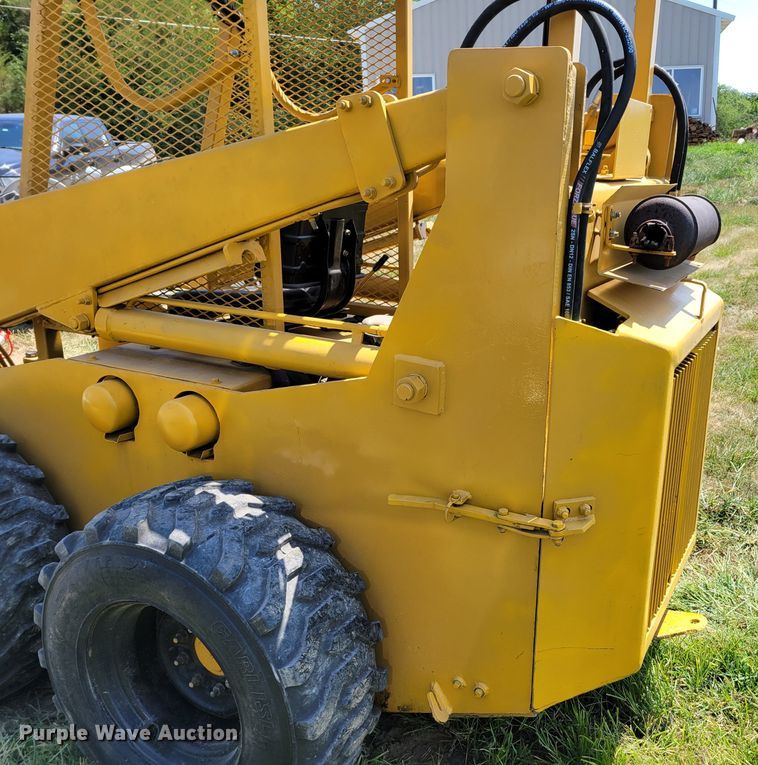 image for item DM2448 Hydra-mac 20C  skid steer loader