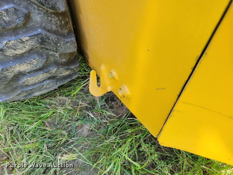 image for item DM2448 Hydra-mac 20C  skid steer loader