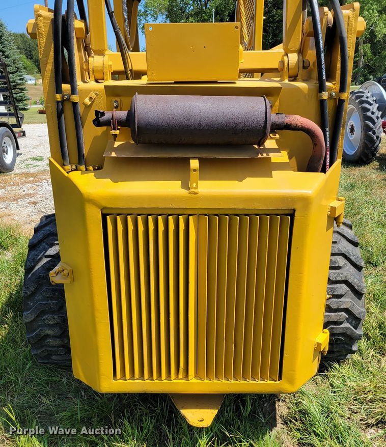 image for item DM2448 Hydra-mac 20C  skid steer loader