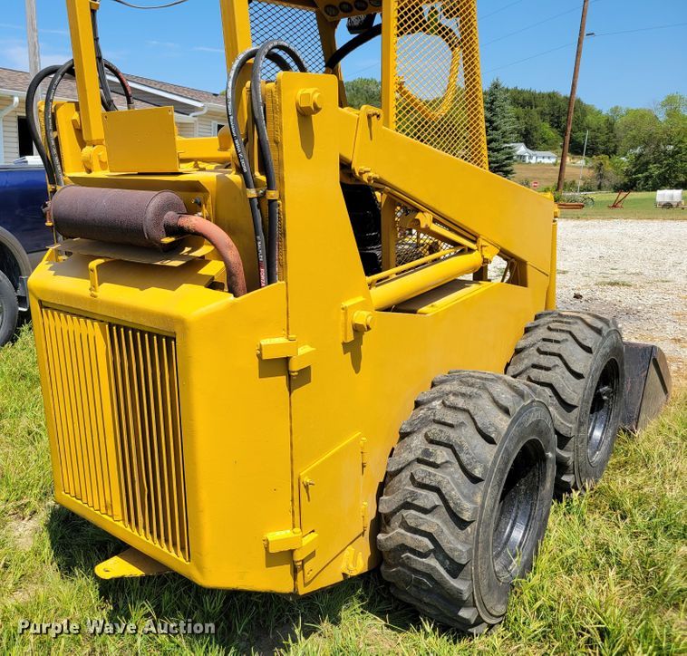 image for item DM2448 Hydra-mac 20C  skid steer loader