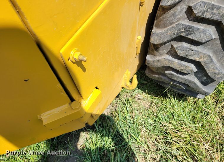 image for item DM2448 Hydra-mac 20C  skid steer loader