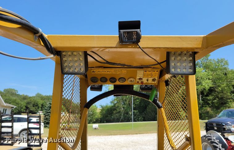 image for item DM2448 Hydra-mac 20C  skid steer loader