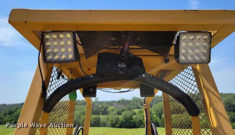 image for item DM2448 Hydra-mac 20C  skid steer loader