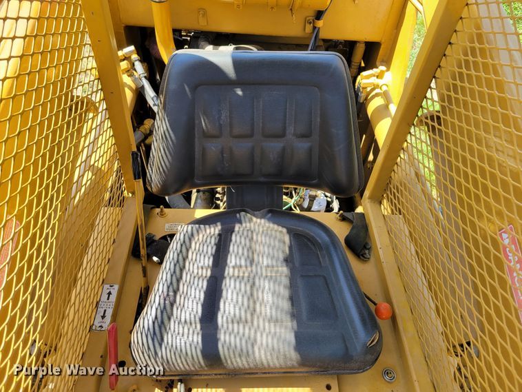 image for item DM2448 Hydra-mac 20C  skid steer loader