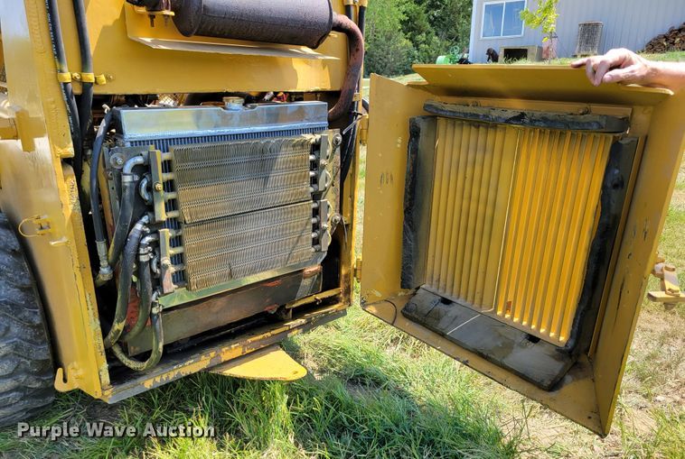 image for item DM2448 Hydra-mac 20C  skid steer loader