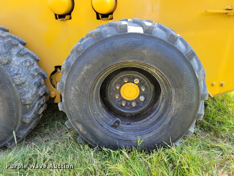 image for item DM2448 Hydra-mac 20C  skid steer loader