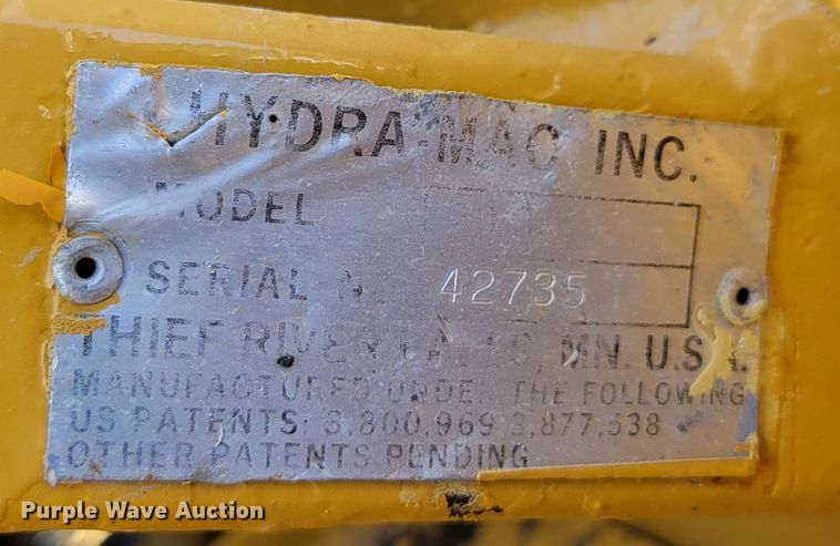 image for item DM2448 Hydra-mac 20C  skid steer loader