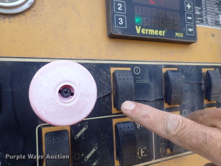 image for item DN0478 2005 Vermeer HG6000  horizontal grinder