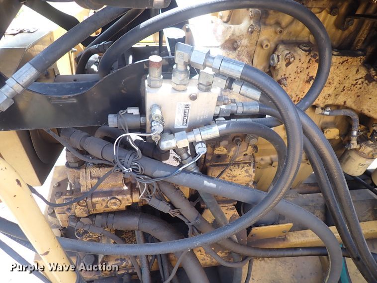 image for item DN0478 2005 Vermeer HG6000  horizontal grinder