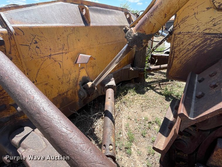 image for item DN5029 1982 Fiat-Allis FD40  dozer