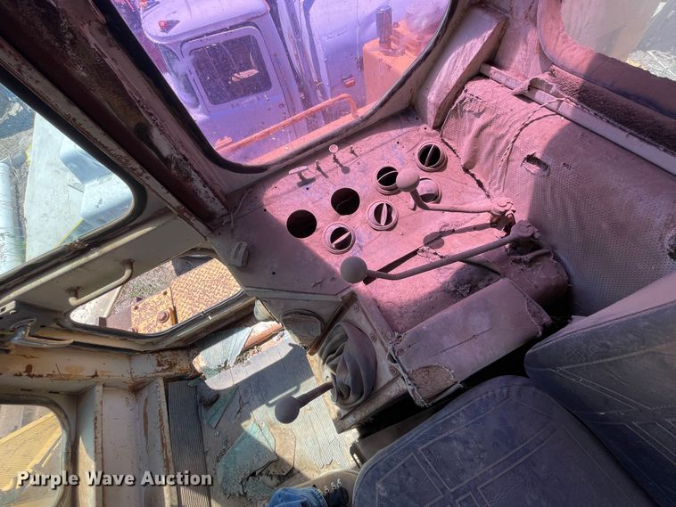 image for item DN5029 1982 Fiat-Allis FD40  dozer