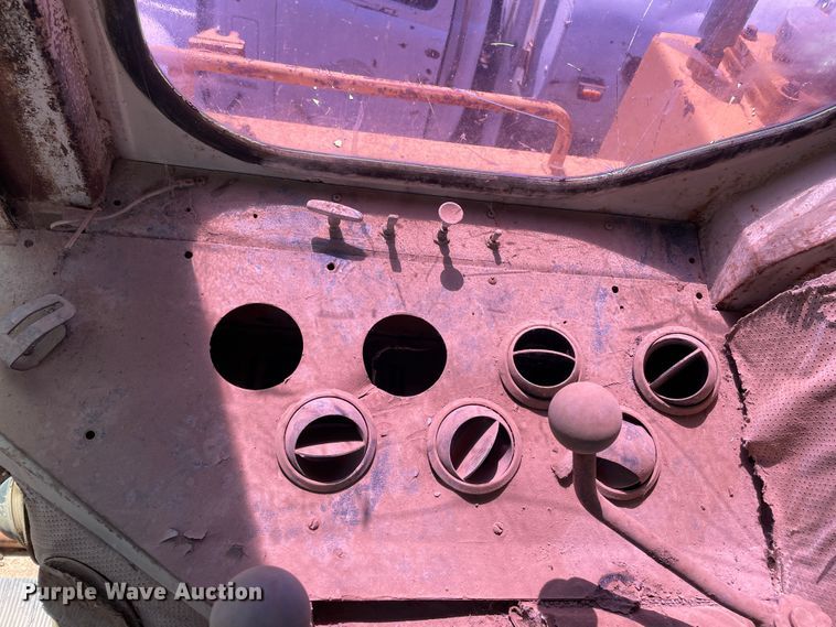 image for item DN5029 1982 Fiat-Allis FD40  dozer