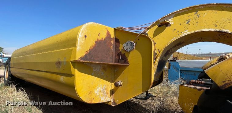 image for item DN5033 1964 Caterpillar DW20  water wagon