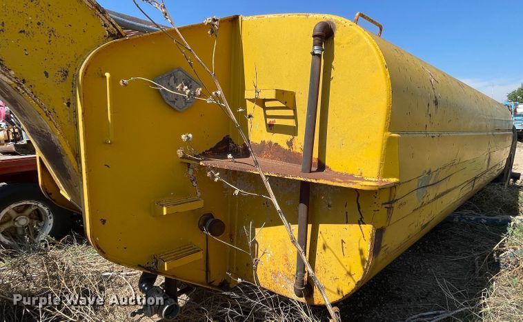 image for item DN5033 1964 Caterpillar DW20  water wagon