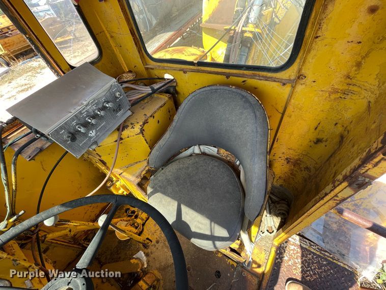 image for item DN5033 1964 Caterpillar DW20  water wagon