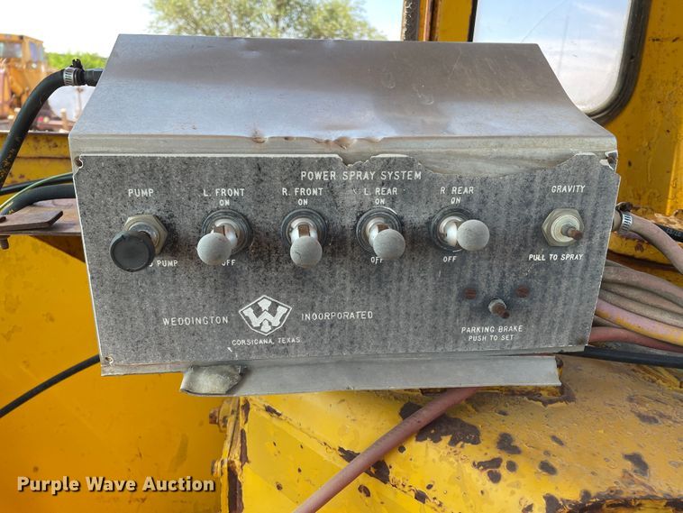 image for item DN5033 1964 Caterpillar DW20  water wagon