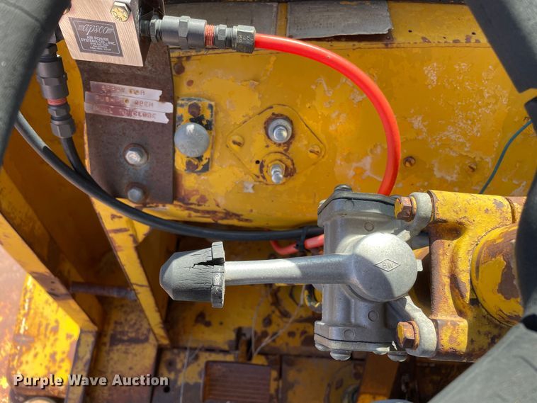 image for item DN5033 1964 Caterpillar DW20  water wagon