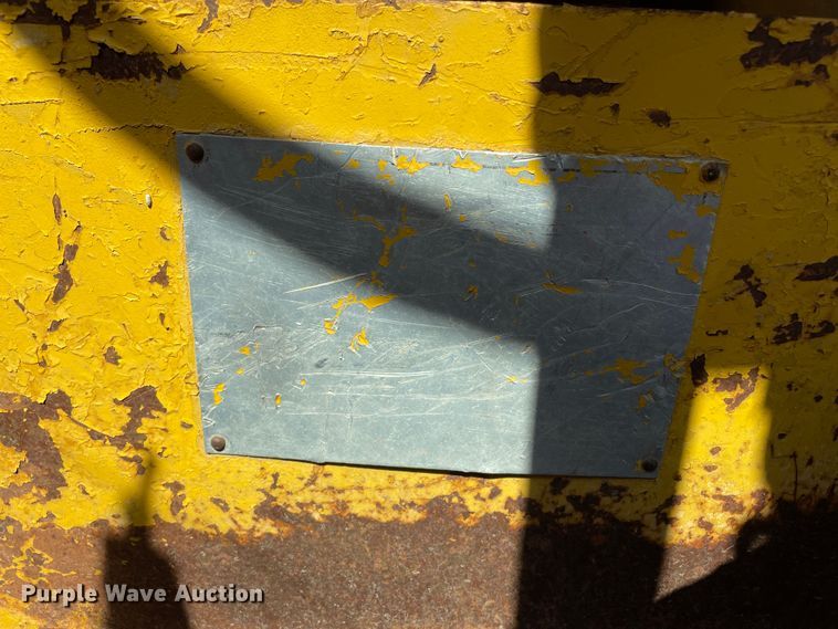 image for item DN5033 1964 Caterpillar DW20  water wagon