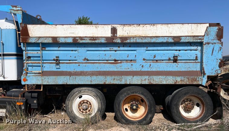 image for item DN5036 1989 Kenworth T660  dump truck