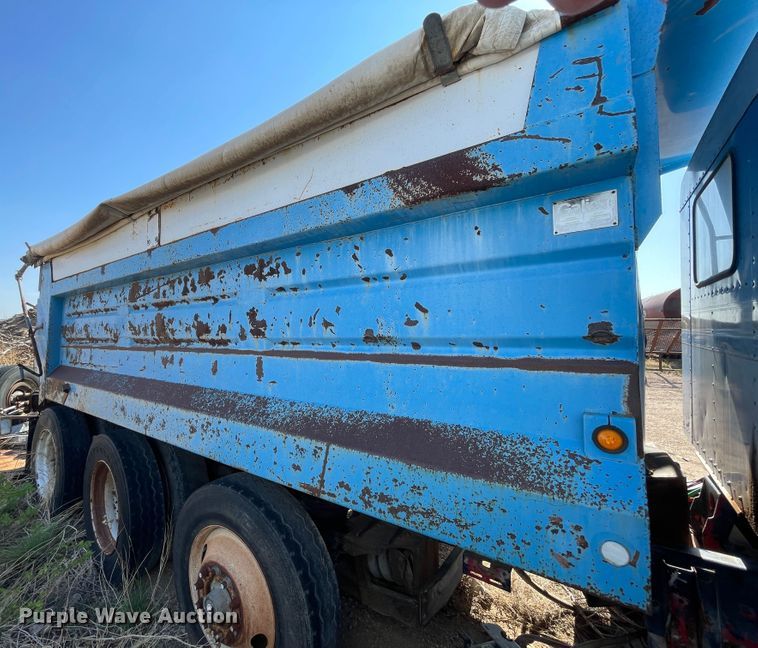 image for item DN5036 1989 Kenworth T660  dump truck