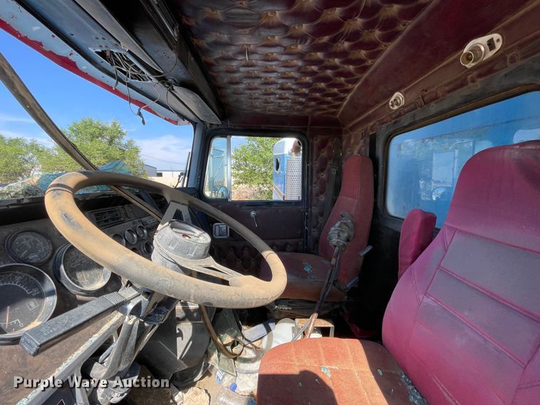 image for item DN5036 1989 Kenworth T660  dump truck