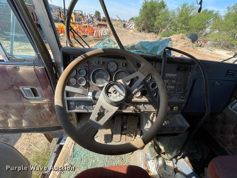 image for item DN5036 1989 Kenworth T660  dump truck