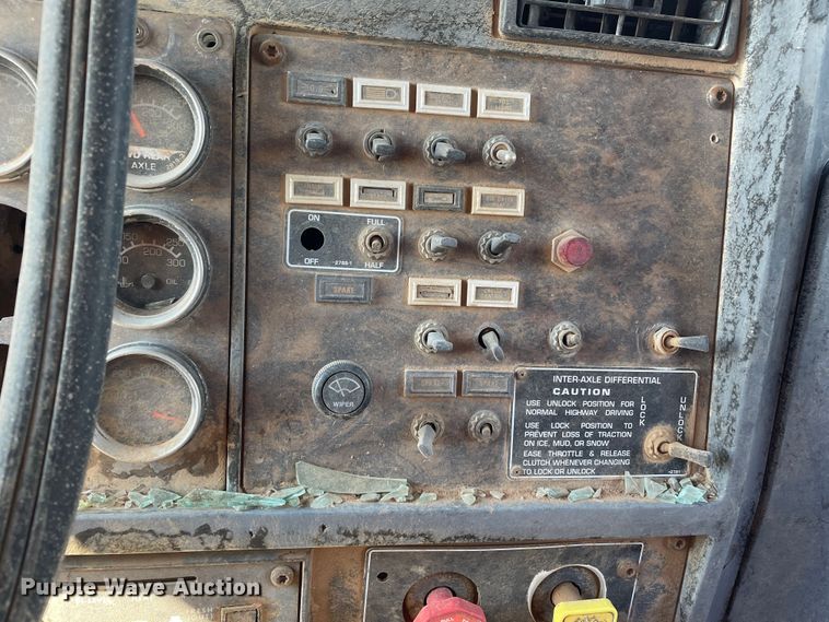 image for item DN5036 1989 Kenworth T660  dump truck