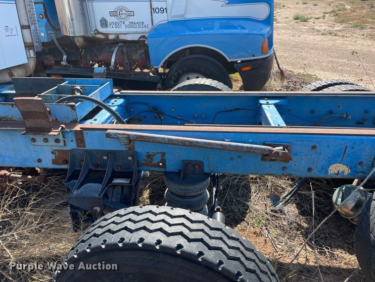 image for item DN5037 1988 Kenworth T800  truck cab and chassis