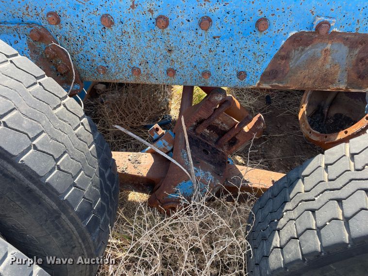 image for item DN5037 1988 Kenworth T800  truck cab and chassis