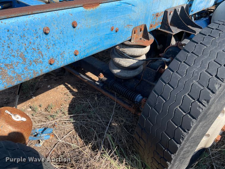 image for item DN5037 1988 Kenworth T800  truck cab and chassis