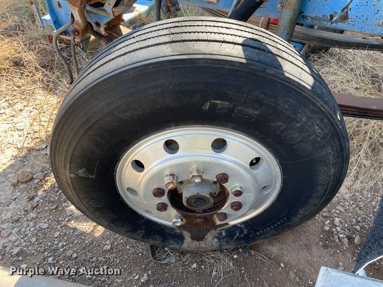 image for item DN5037 1988 Kenworth T800  truck cab and chassis