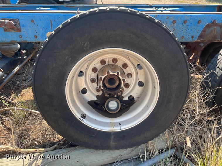 image for item DN5037 1988 Kenworth T800  truck cab and chassis