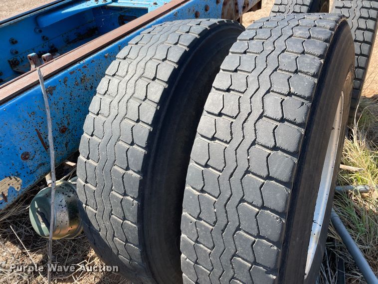 image for item DN5037 1988 Kenworth T800  truck cab and chassis