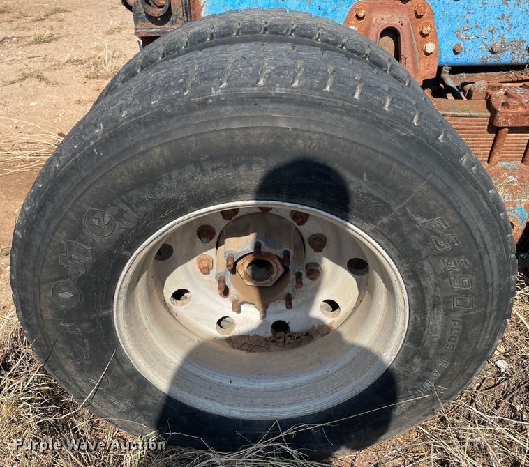 image for item DN5037 1988 Kenworth T800  truck cab and chassis