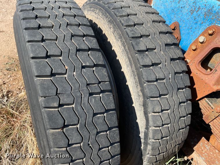 image for item DN5037 1988 Kenworth T800  truck cab and chassis