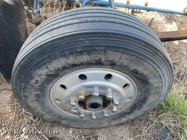 image for item DN5037 1988 Kenworth T800  truck cab and chassis