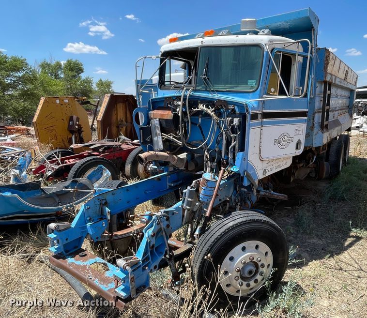 image for item DN5042 1988 Kenworth T800  dump truck