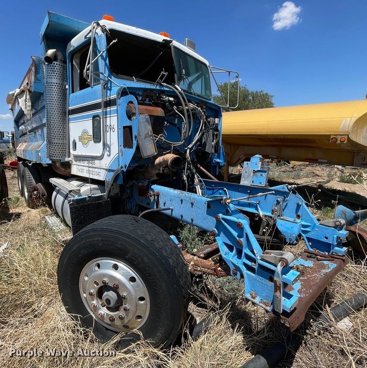 image for item DN5042 1988 Kenworth T800  dump truck