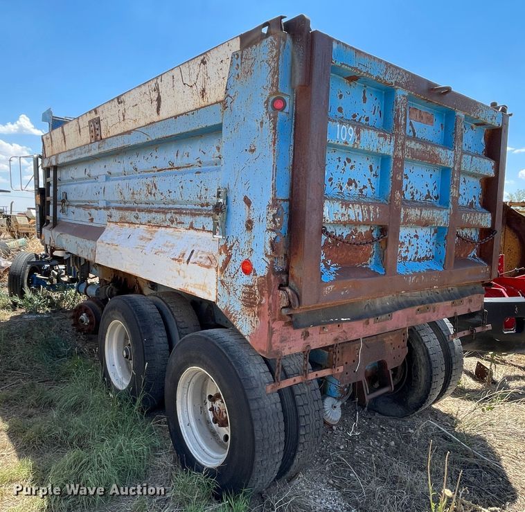 image for item DN5042 1988 Kenworth T800  dump truck