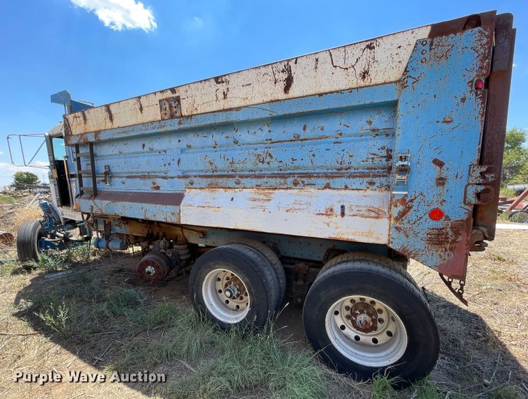 image for item DN5042 1988 Kenworth T800  dump truck