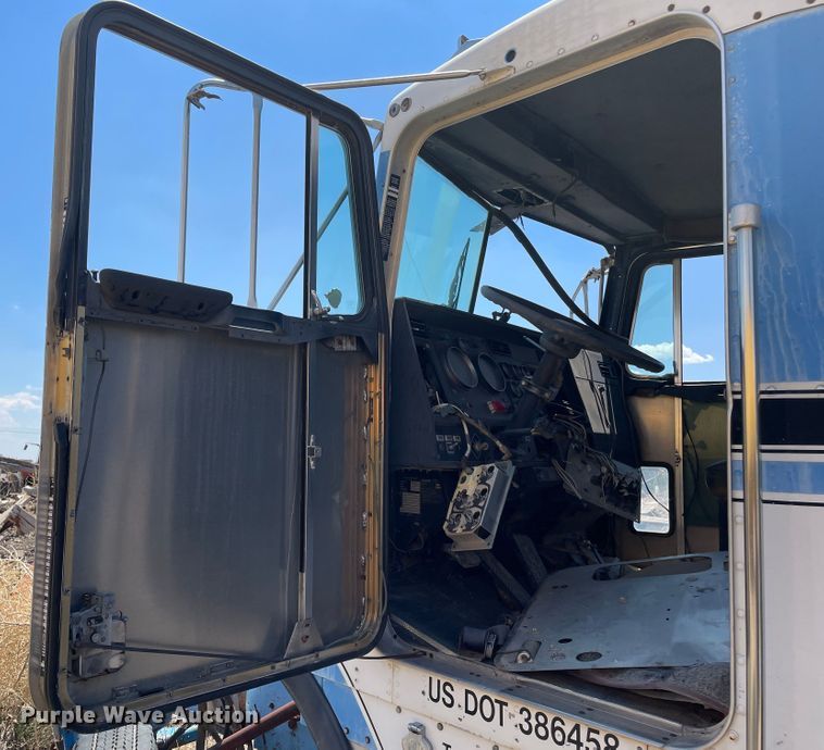 image for item DN5042 1988 Kenworth T800  dump truck