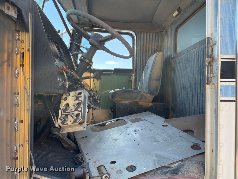 image for item DN5042 1988 Kenworth T800  dump truck