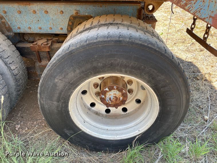 image for item DN5042 1988 Kenworth T800  dump truck