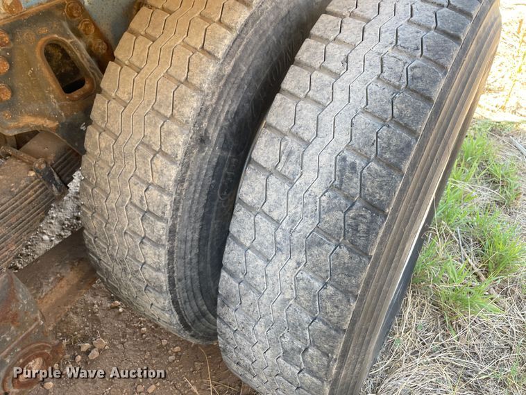 image for item DN5042 1988 Kenworth T800  dump truck